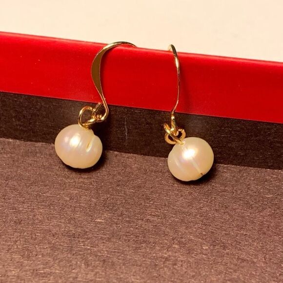 Pearl Earrings - Picture 11 of 12